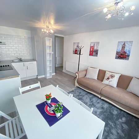 2 Bedroom Flat, Dalston Junction, London Bagian luar foto