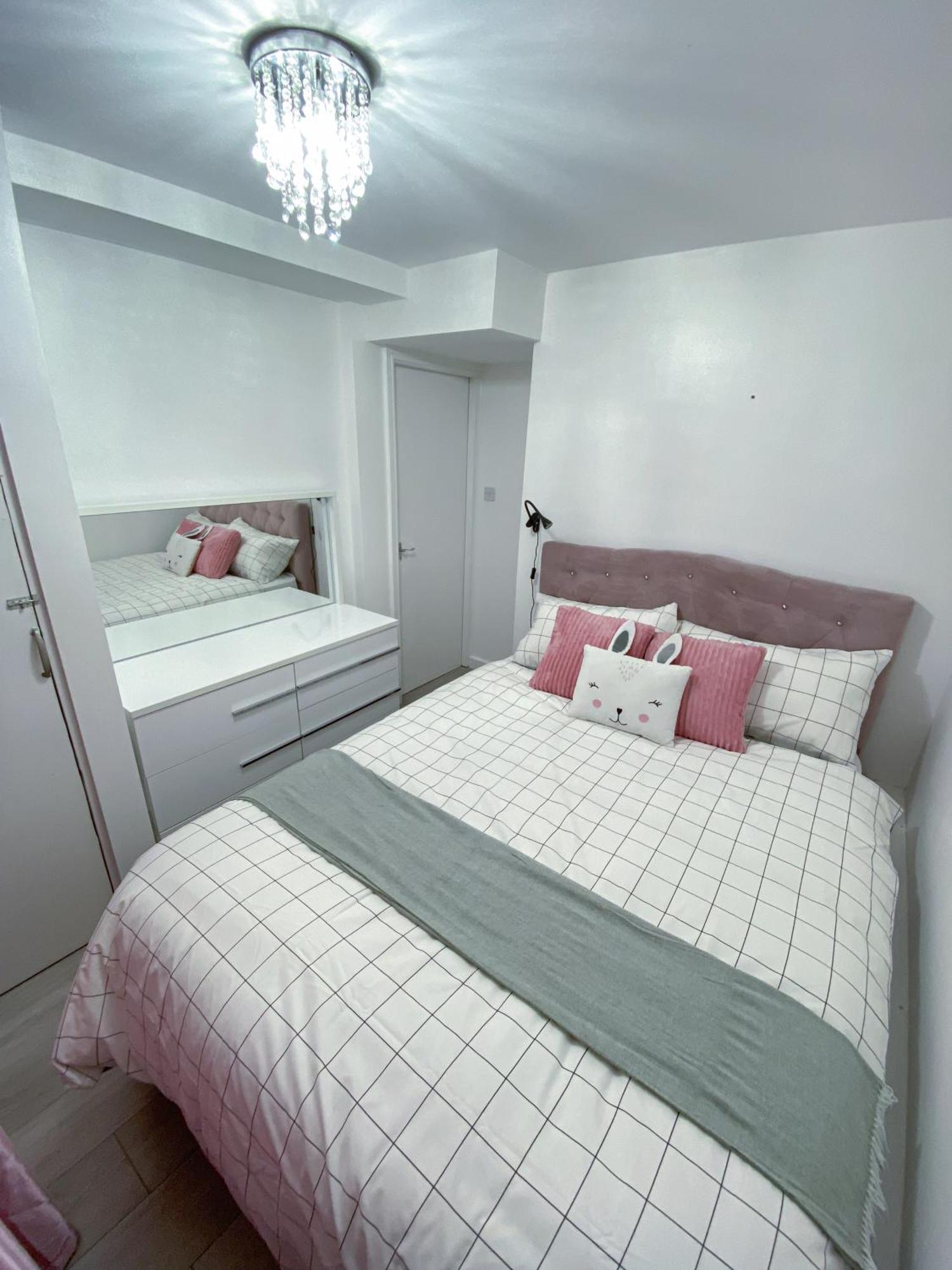 2 Bedroom Flat, Dalston Junction, London Bagian luar foto